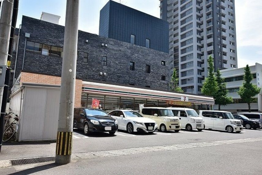 コンビニ セブンイレブン照国神社前店【セブンイレブン照国神社前店】鹿児島市照国町にあるコンビニです。設備・サービス　駐車場あり、ATM、マルチコピー機、お会計セルフレジ、セブンミール等