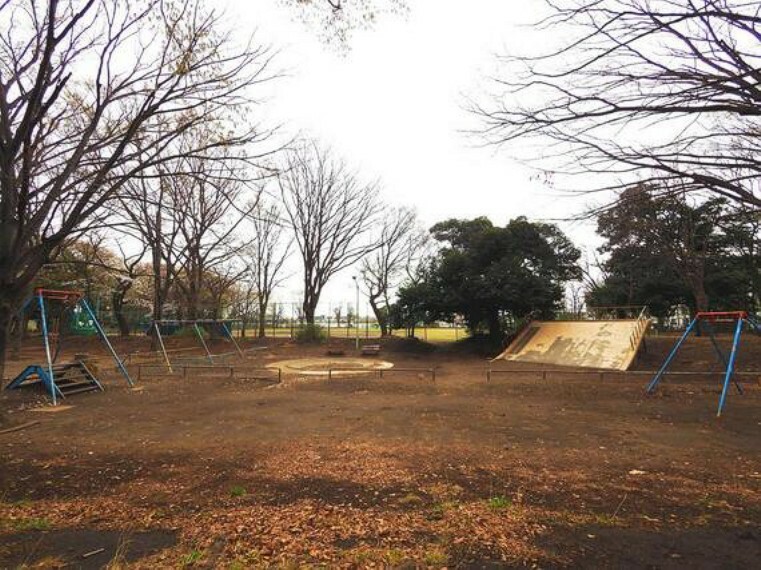 公園 滝山公園まで約942m