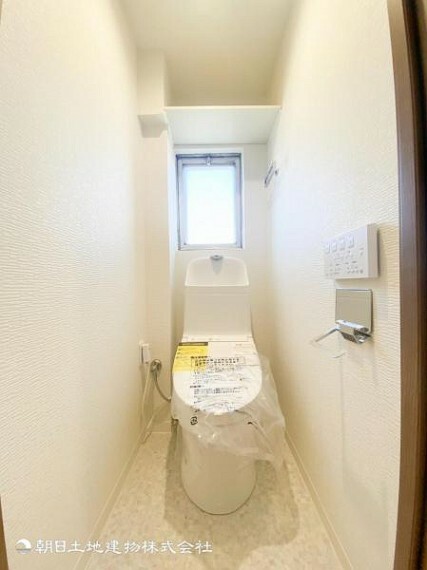 トイレ 【トイレ】温水洗浄便座付トイレです。毎日使う場所だから、より快適な空間に仕上げられています。