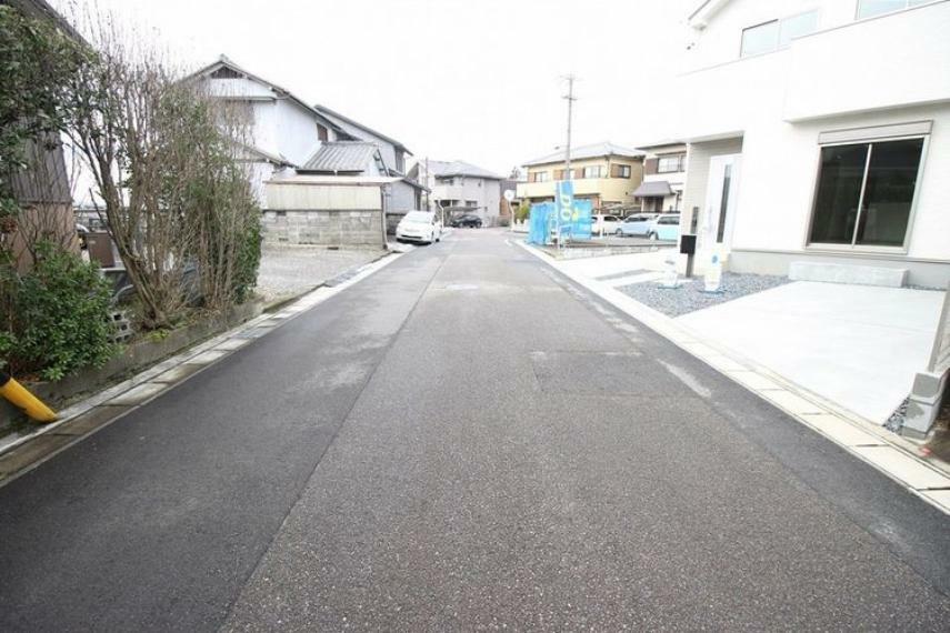 現況写真 前面道路含む現地写真