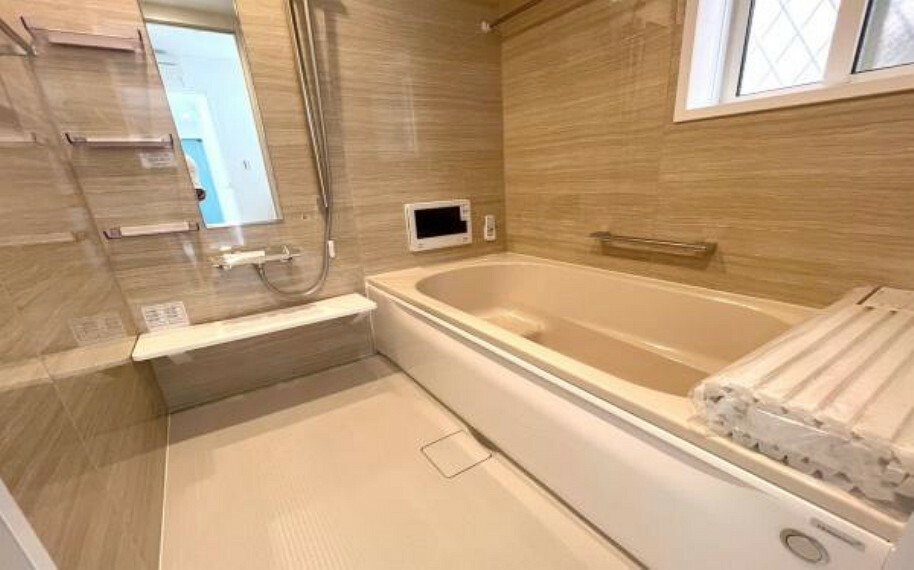 浴室 《浴室》体を洗う、温まるだけの場所から心身ともに快適な空間へと進化したバスルーム。一日の疲れが癒される優雅な時間を堪能してください。