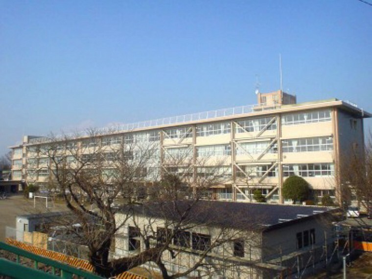 小学校 姿川第一小学校　1409m/徒歩18分、車4分