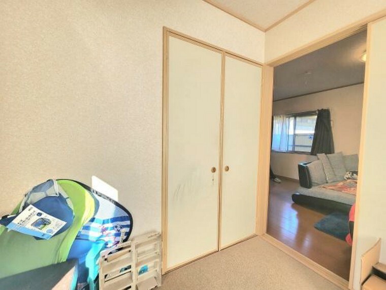 和室 ～Japanese Room～ リビング横についた4.5帖の和室は、明るくゆっくりできる空間です。