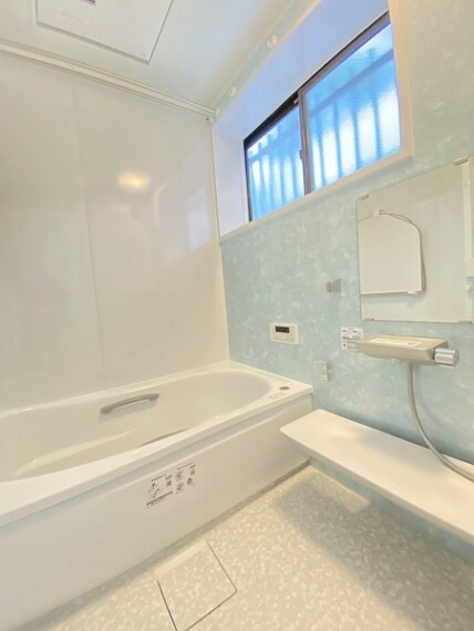 浴室 浴室乾燥機付きで雨の日のお洗濯も安心。カビ防止の効果もあります。