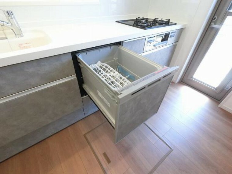 食洗器付きのキッチンは家事を軽減してくれます。
