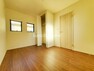 洋室 全居室に収納を完備しておりますので、居室の全空間を有効活用できます。