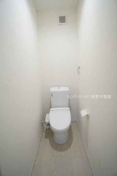 トイレ 2号棟:温水洗浄便座付きトイレ！（2023年11月撮影）