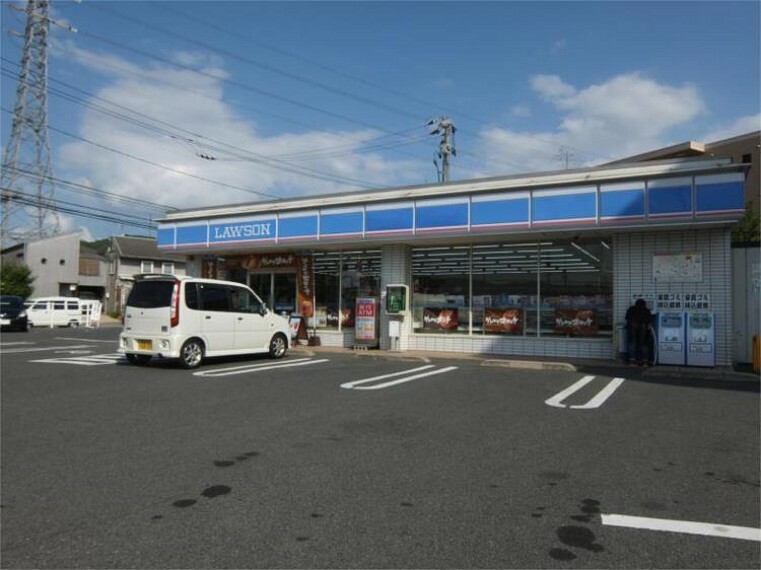 コンビニ ローソン 上道駅前店