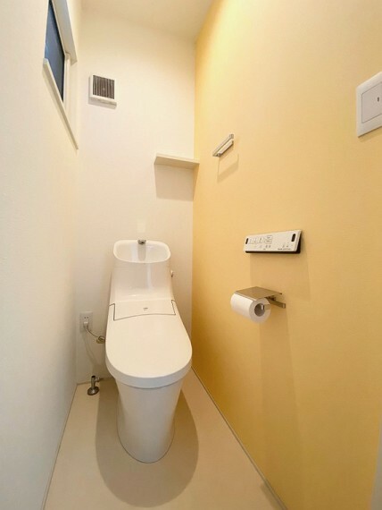 【2階トイレ】各階にトイレがあります！混雑時や使用を制限したい時にも2ヶ所トイレがあると便利です