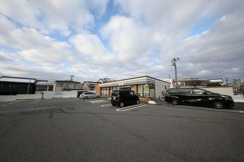 コンビニ セブンイレブン金沢平和町店