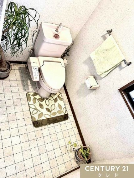 専用部・室内写真 【2階トイレ】 温水洗浄便座につきトイレが2か所あります！ 朝の忙しい準備時間など、どうしてもトイレは混みあってしまうものですが、2つあればそんな問題も解決できます！