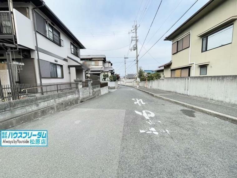 外観写真 外観 前面道路の様子