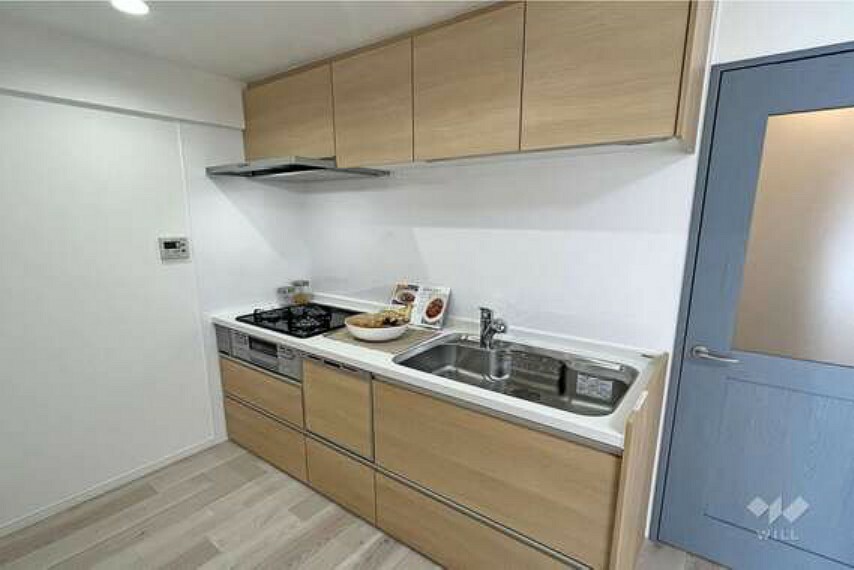 キッチン 【キッチン】壁付けキッチンはお部屋を広く利用することができます。食器洗浄機付きで家事が捗りそうです。