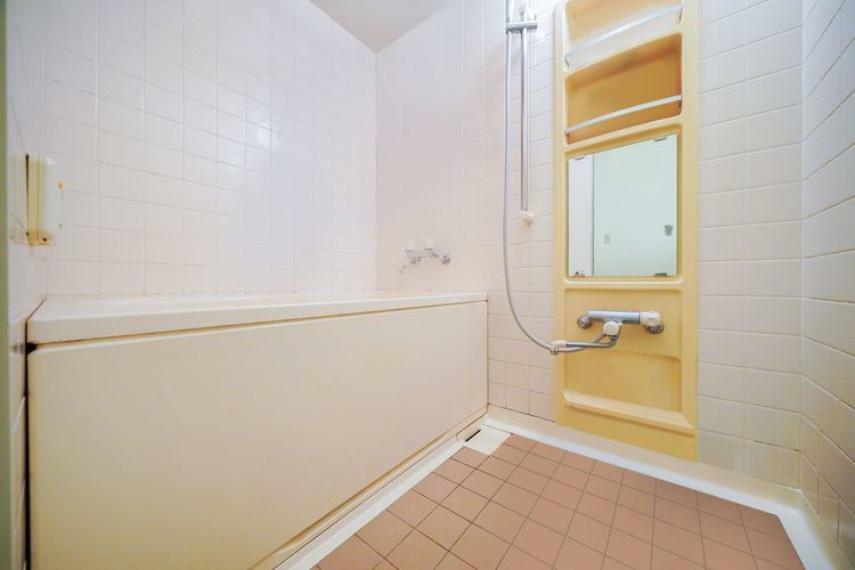 浴室 バス※画像はCGにより家具等の削除、床・壁紙等を加工した空室イメージです。
