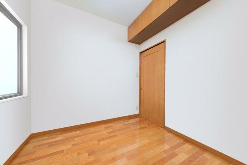 洋室※画像はCGにより家具等の削除、床・壁紙等を加工した空室イメージです。
