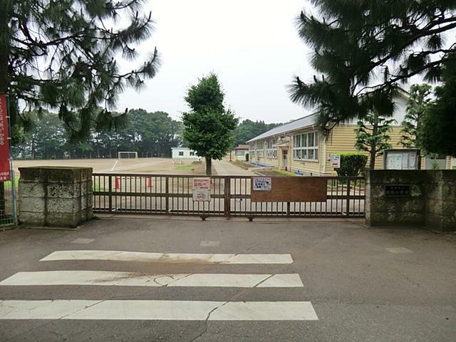絹西小学校（約2,300m）