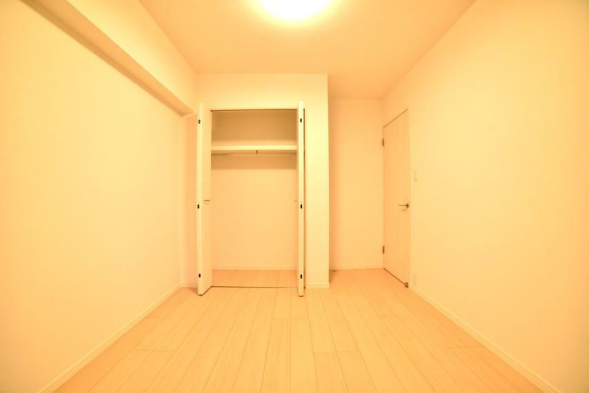 【洋室6帖】全居室クローゼット完備でプライベートルームを広く快適にお使い頂けます！