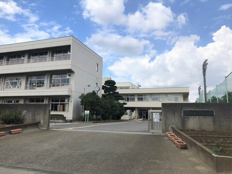 中学校 【中学校】東松山市立東中学校まで1040m