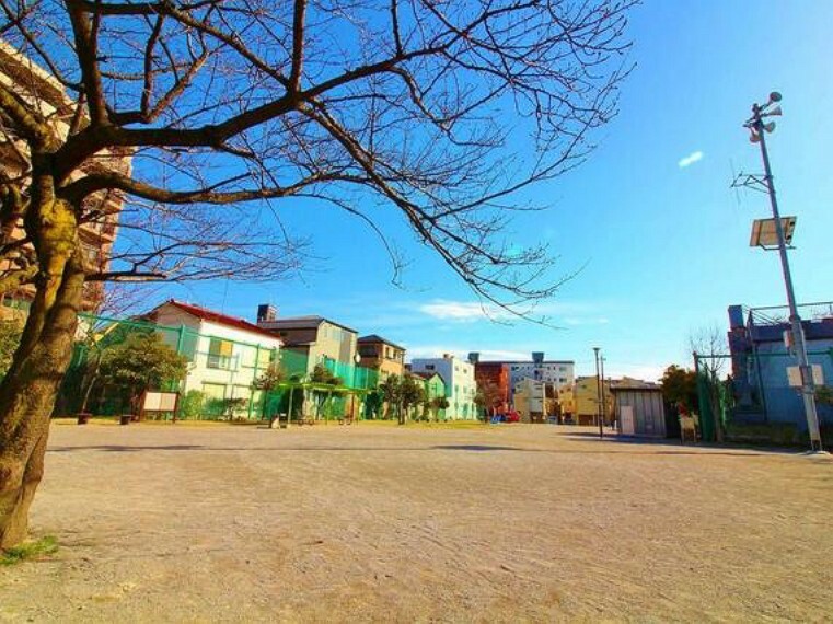 公園 西新小岩公園まで約172m。