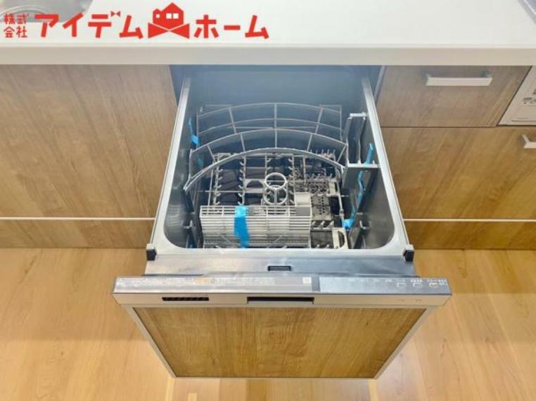 自動食器洗乾燥機<BR/>手間・時間をかけず、効率よく食器類を洗浄。家事の時間を大幅に短縮出来ます。