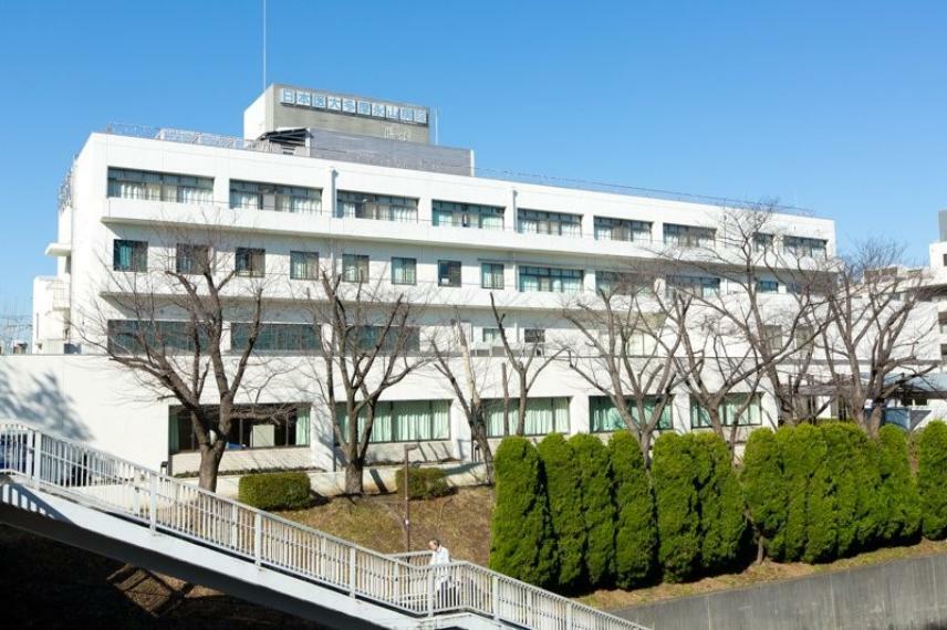 病院 日本医科大学多摩永山病院（当院では、最先端の医療技術を習得した専門医が各診療科に待機しています。）