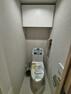 トイレ 上部吊戸棚付き 温水洗浄便座一体型トイレ　クッションフロア貼替