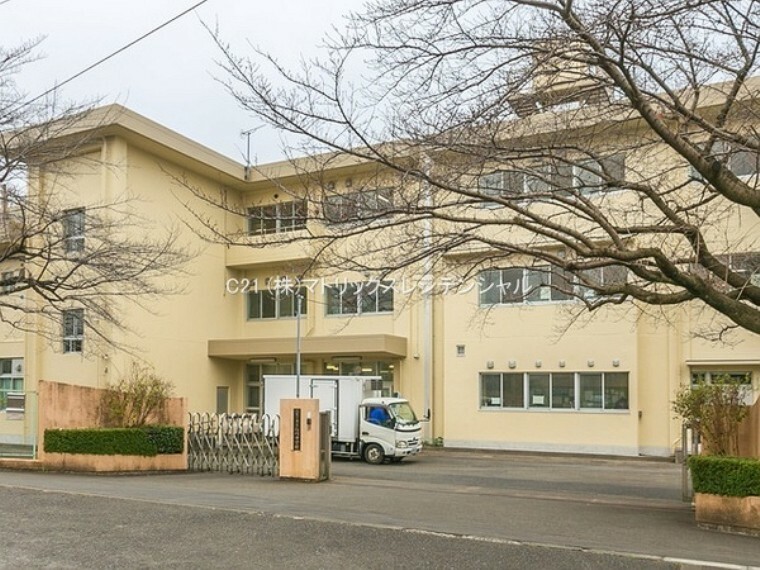 中学校 八王子市立石川中学校