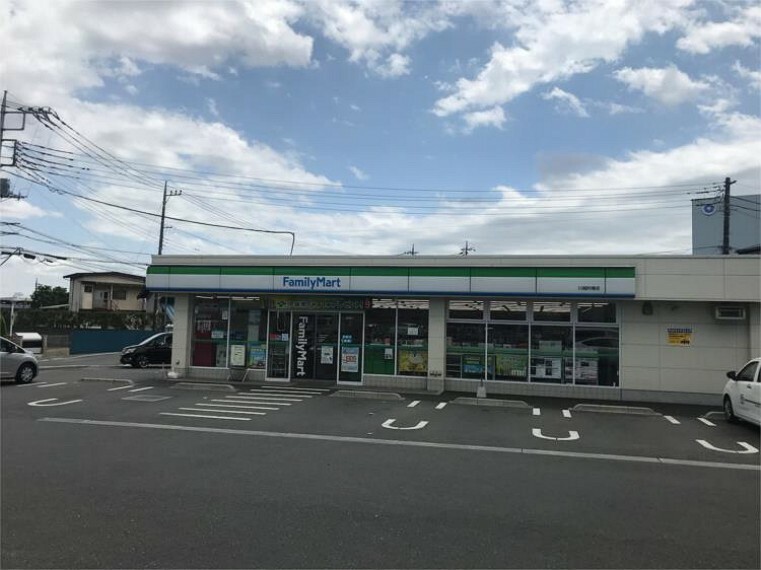 コンビニ ファミリーマート川越的場店