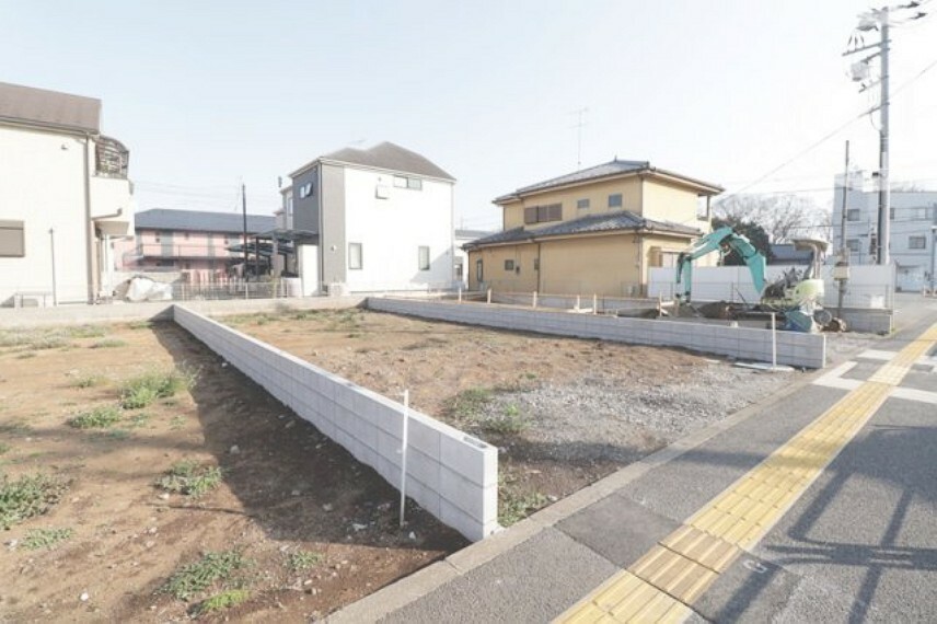 現況写真 前面道路含む現地写真です