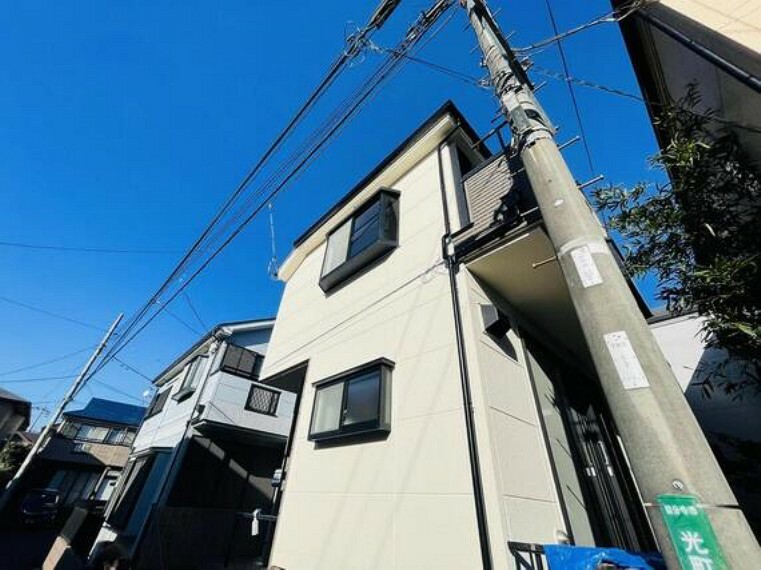 外観写真 建物の居住性に拘った邸宅は、「落ち着き」と「安らぎ」と「快適」を実現してくれます。