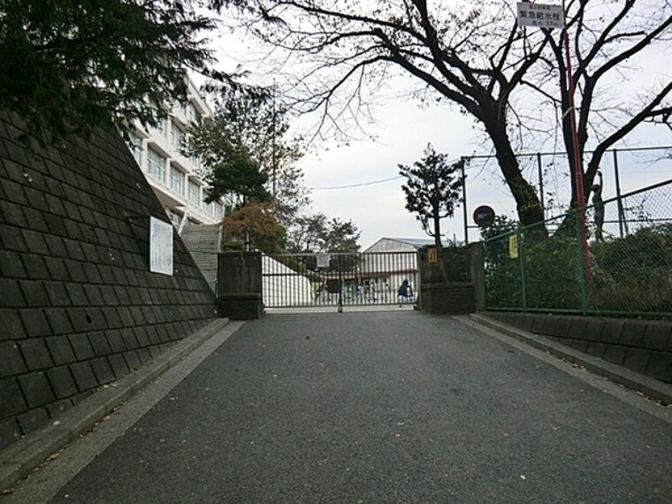 小学校 横浜市立川島小学校