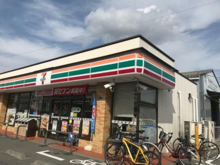 コンビニ 【コンビニエンスストア】セブンイレブン 川崎南加瀬3丁目店まで700m