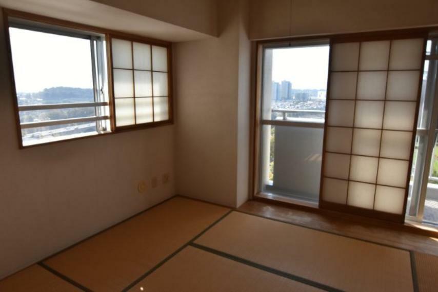和室 和室も二面に窓があり、明るく開放的です。