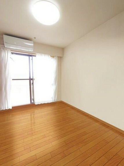 【洋室2】※画像はCGにより家具等の削除、床・壁紙等を加工した空室イメージです。