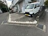 駐車場 駐車場と明記されていても、最小スペースでつくられた駐車場だと大型車は駐車できなかったり、出入りしにくくなったりする可能性があります。お車のサイズと購入したい物件の駐車場のサイズを現地で確認しましょう。