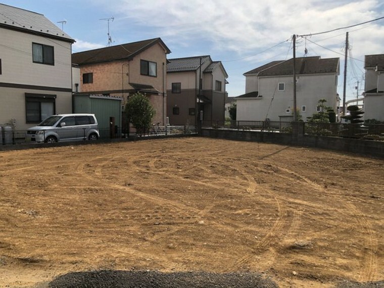 現況写真 家を建てる前提で土地を探している場合、地盤の丈夫さは譲れない条件の一つです。地盤が脆弱だと追加工事が必要となります。また、過去に地盤沈下や液状化現象を起こした土地は、できるだけ避けた方がいいでしょう。