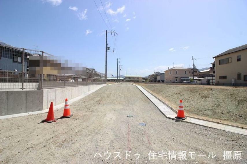 現況写真 前面道路含む現地写真