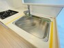 キッチン キッチンで場所を取らない、一体型浄水器を完備