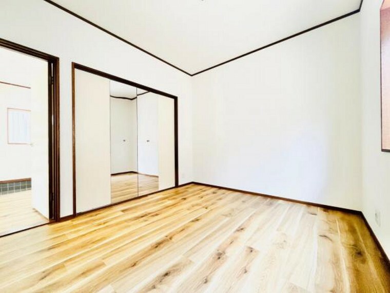 洋室 1階洋室5.25帖:大きな収納付きでお部屋はスッキリと広く使えます