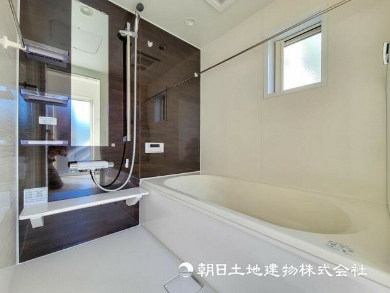 浴室 【浴室】浮かせる収納等の工夫でより掃除しやすく清潔に！家事負担の軽減にも繋がりますね
