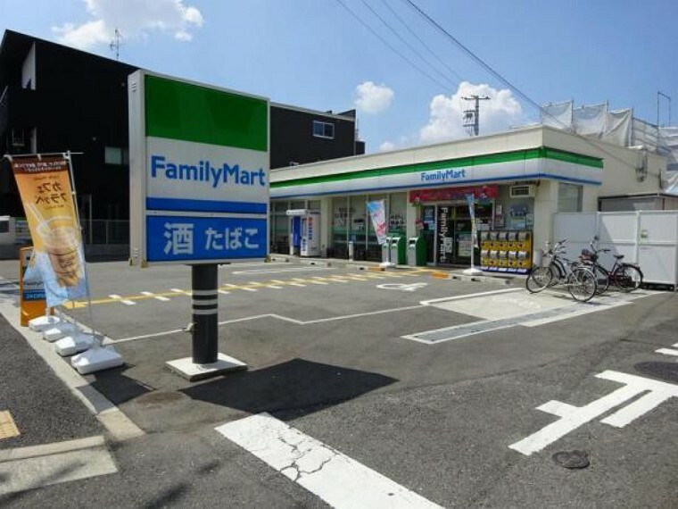 コンビニ ファミリーマート　俊徳道駅西店