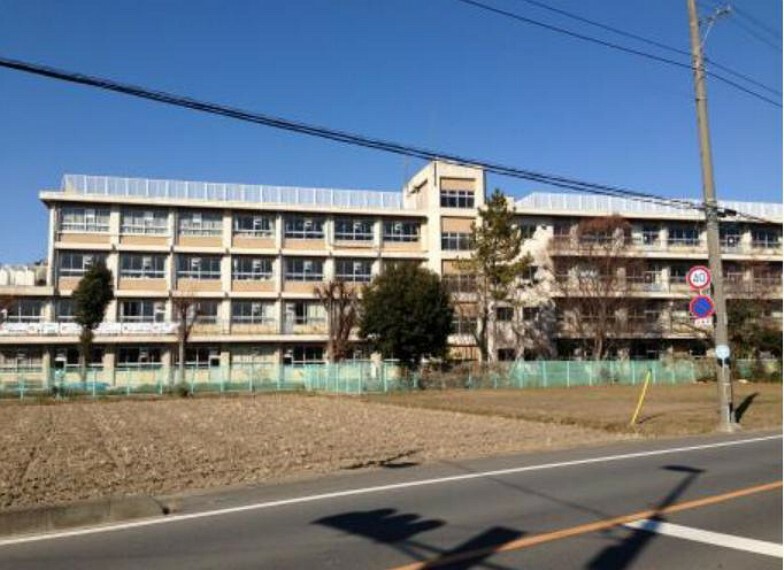 中学校 【中学校】鴻巣市立鴻巣南中学校まで1823m