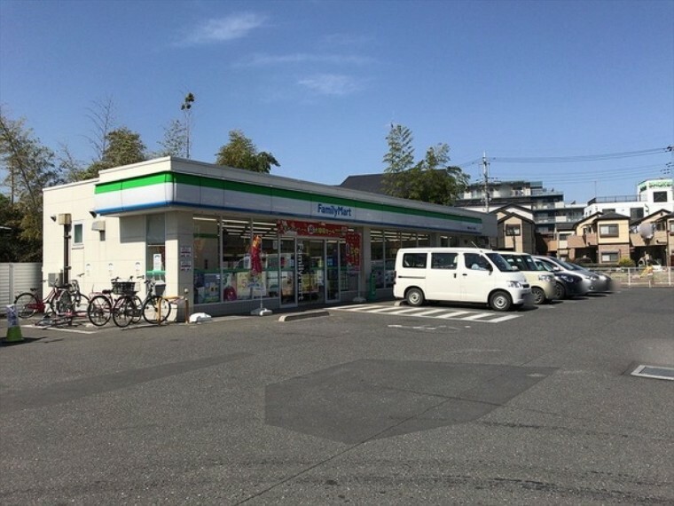 コンビニ ファミリーマート所沢東狭山ヶ丘店