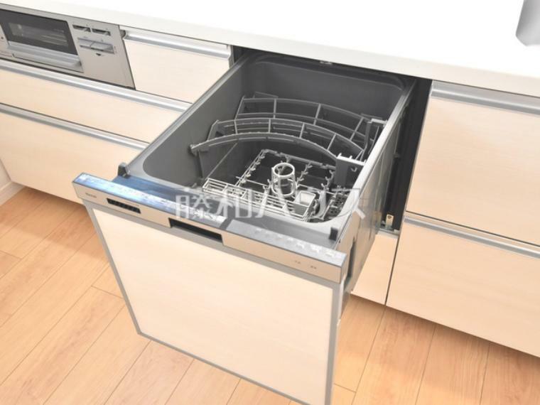 発電・温水設備 食器洗浄乾燥機 ビルトイン食洗機は毎日の家事を軽減させてくれます。またワークトップも広々使え機能性も向上します。
