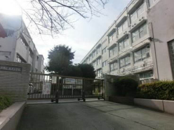 小学校 横浜市立汲沢小学校 徒歩8分。