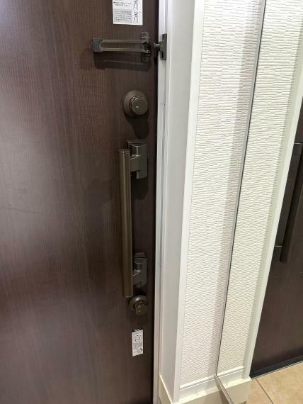 防犯設備 カードキー＆オートロック機能のついた防犯と安心の玄関ドア