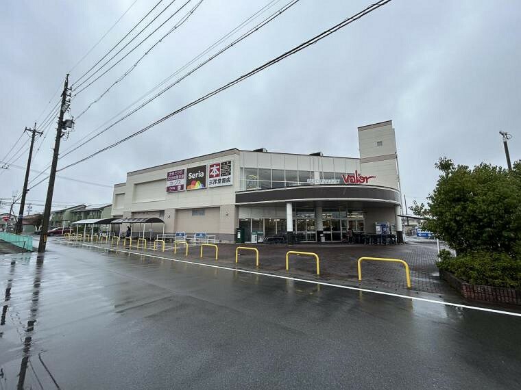 スーパー スーパーマーケットバロー 大垣店まで約700m（徒歩9分）