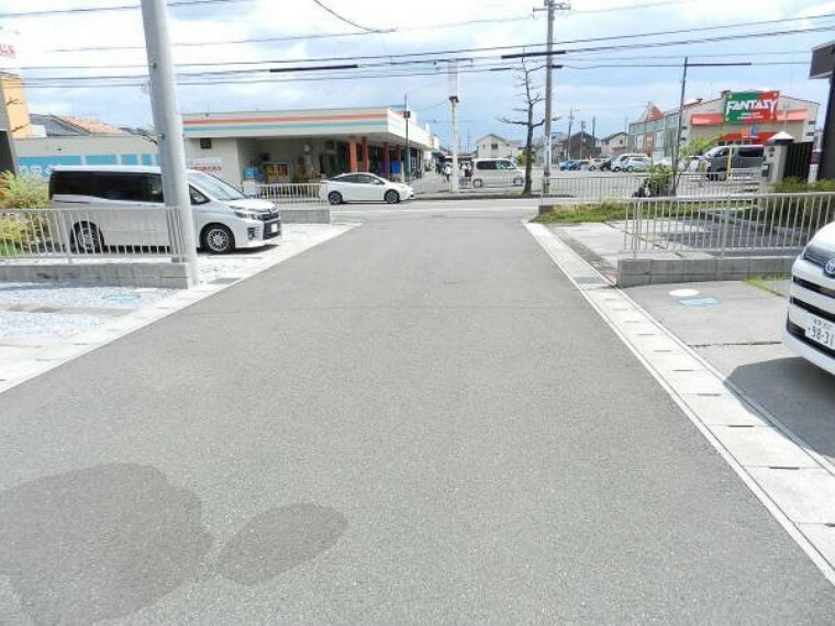 現況写真 前面道路は北側、幅員約4mの公道です。