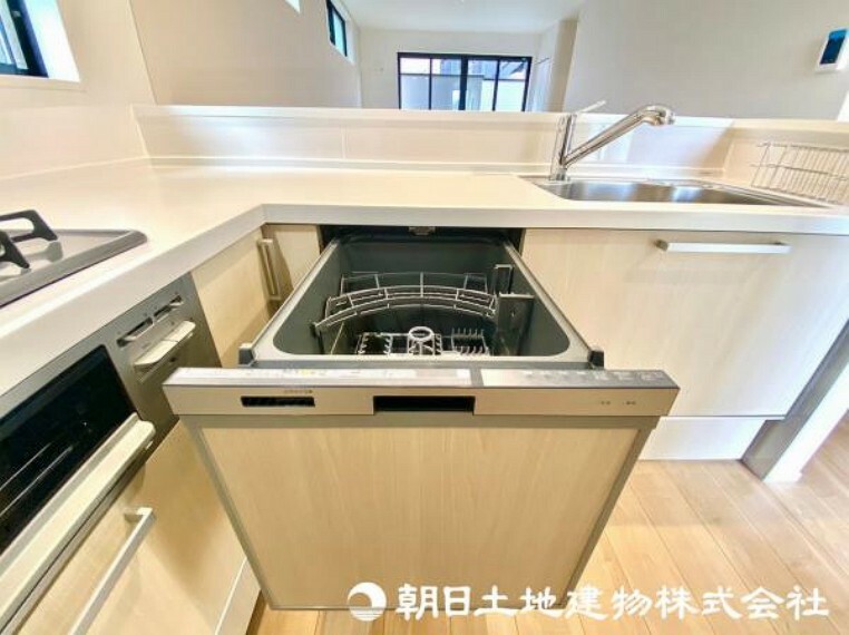 キッチン ビルトイン食洗機は、作業台が広く使え、節水や節電機能も充実しています