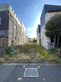 閑静な住宅街。都心にありながら緑もある周辺環境で快適な暮らしを実現